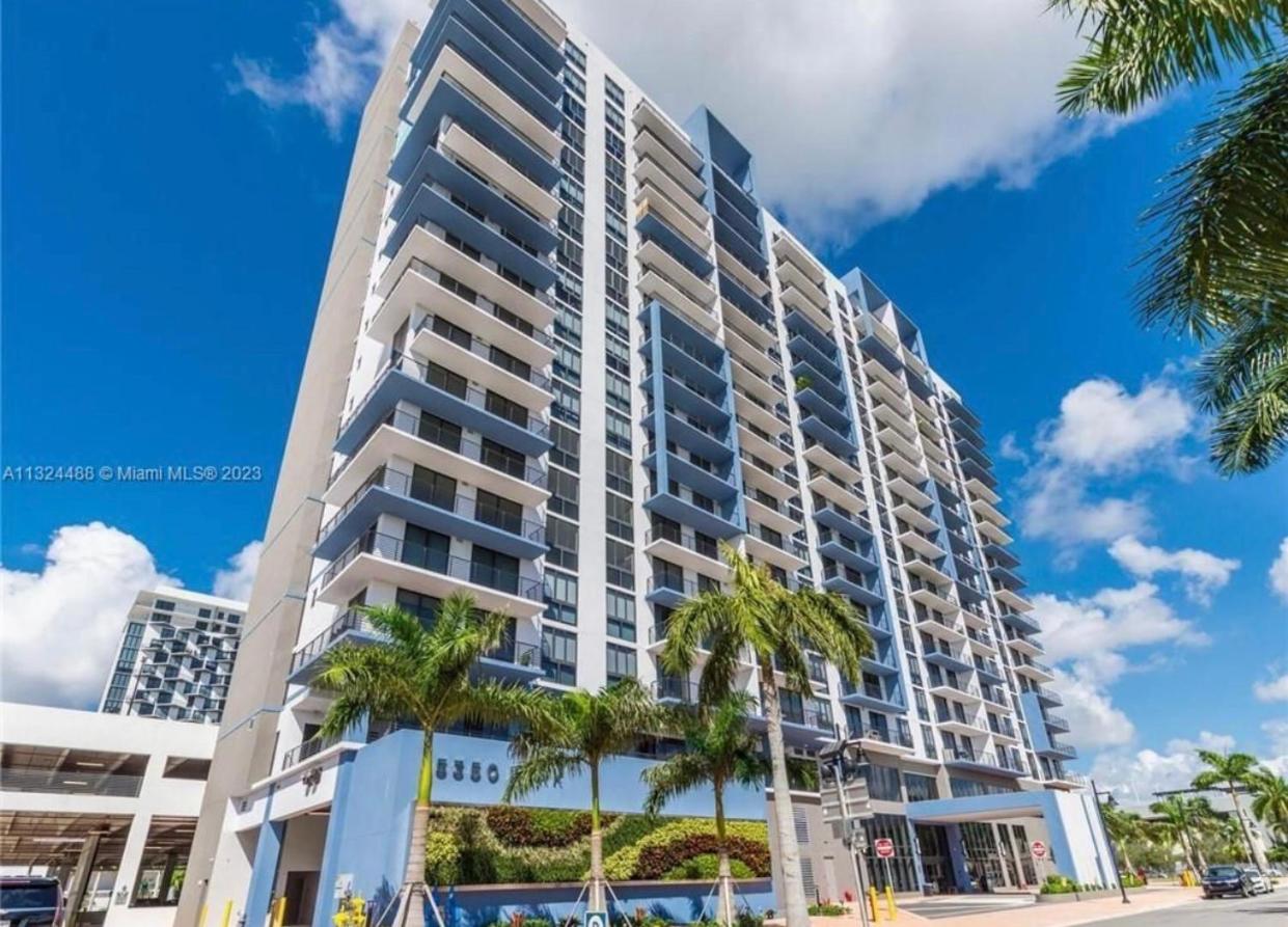 5350 Park inn Suite