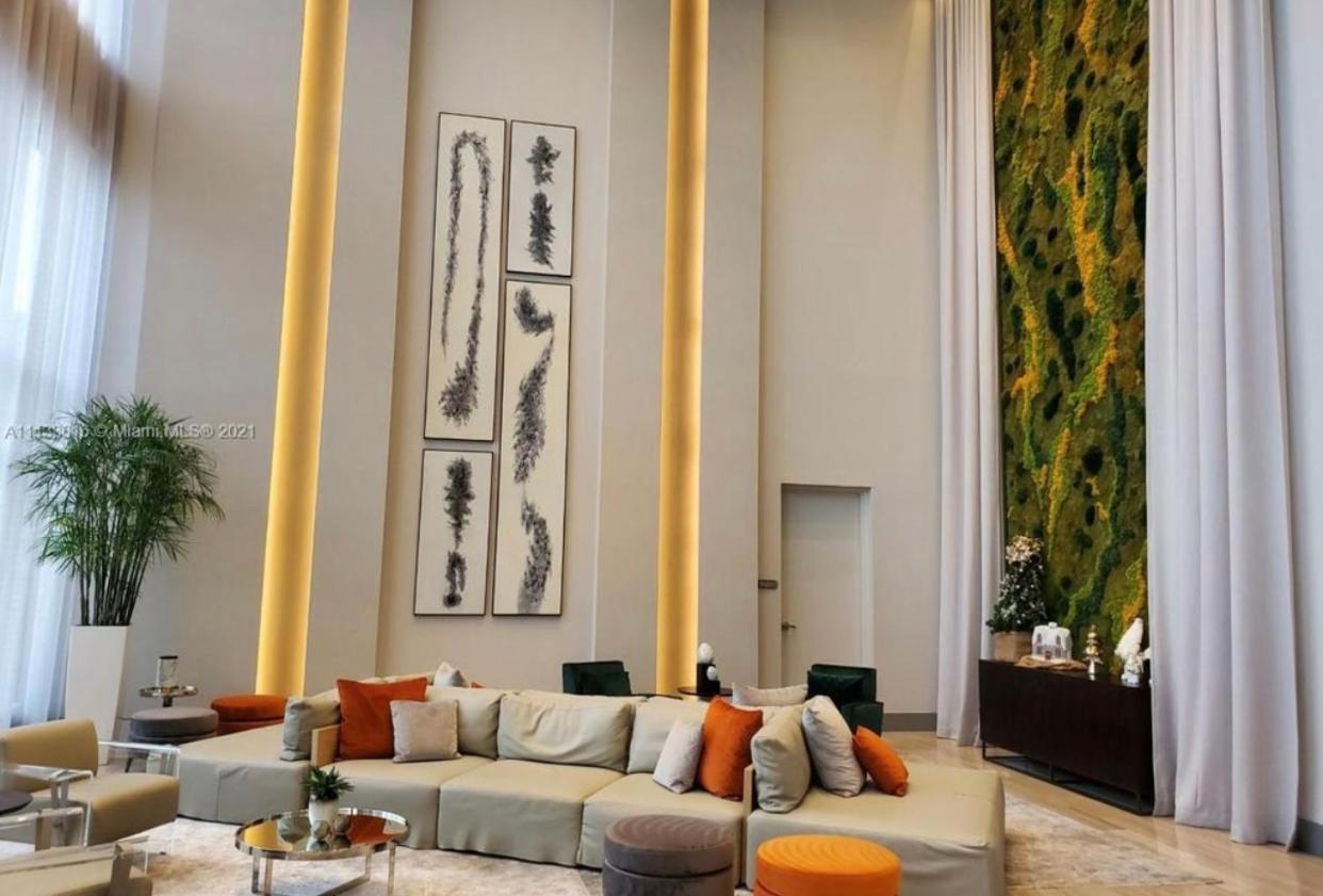 5350 Park inn Suite