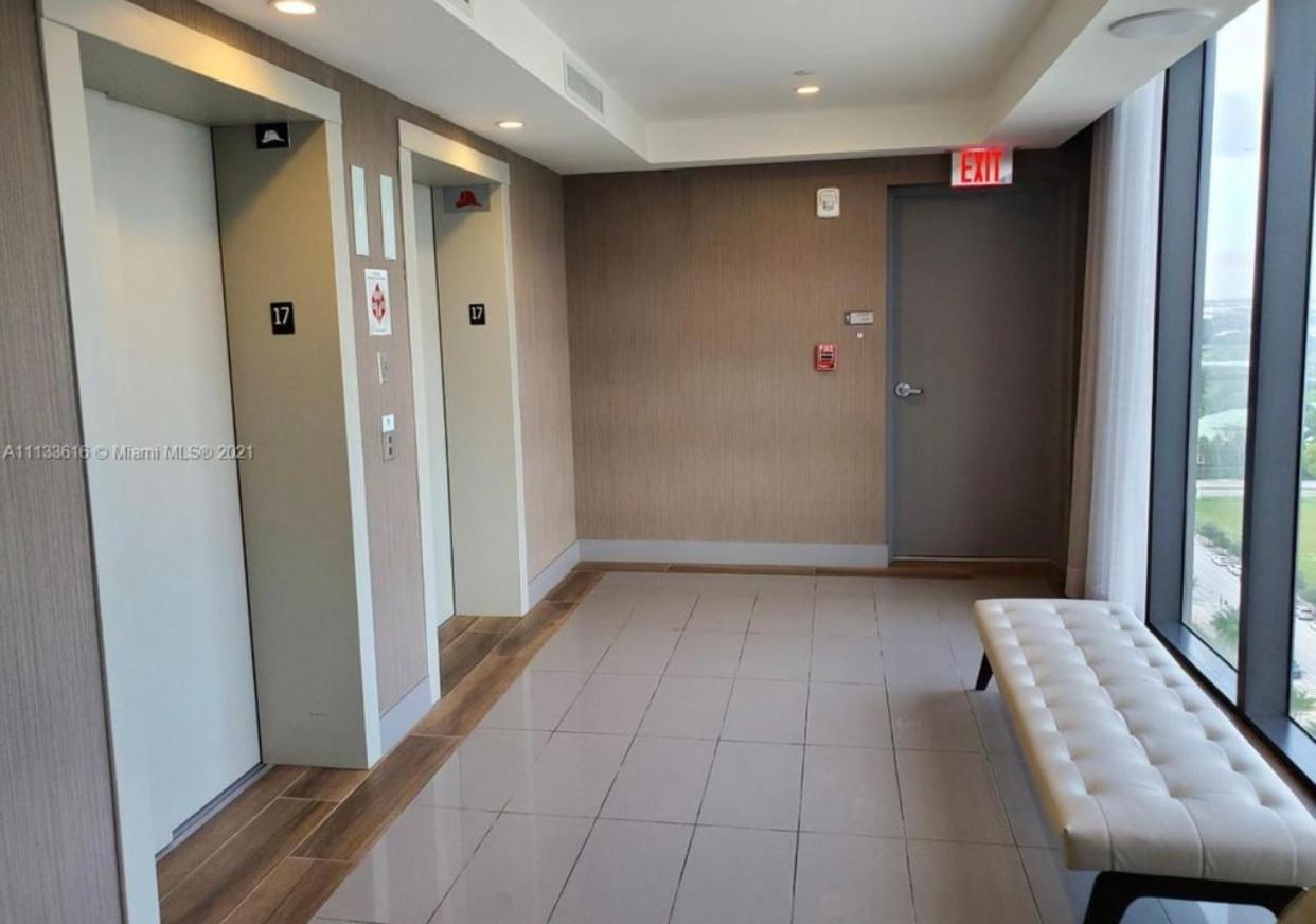 5350 Park inn Suite