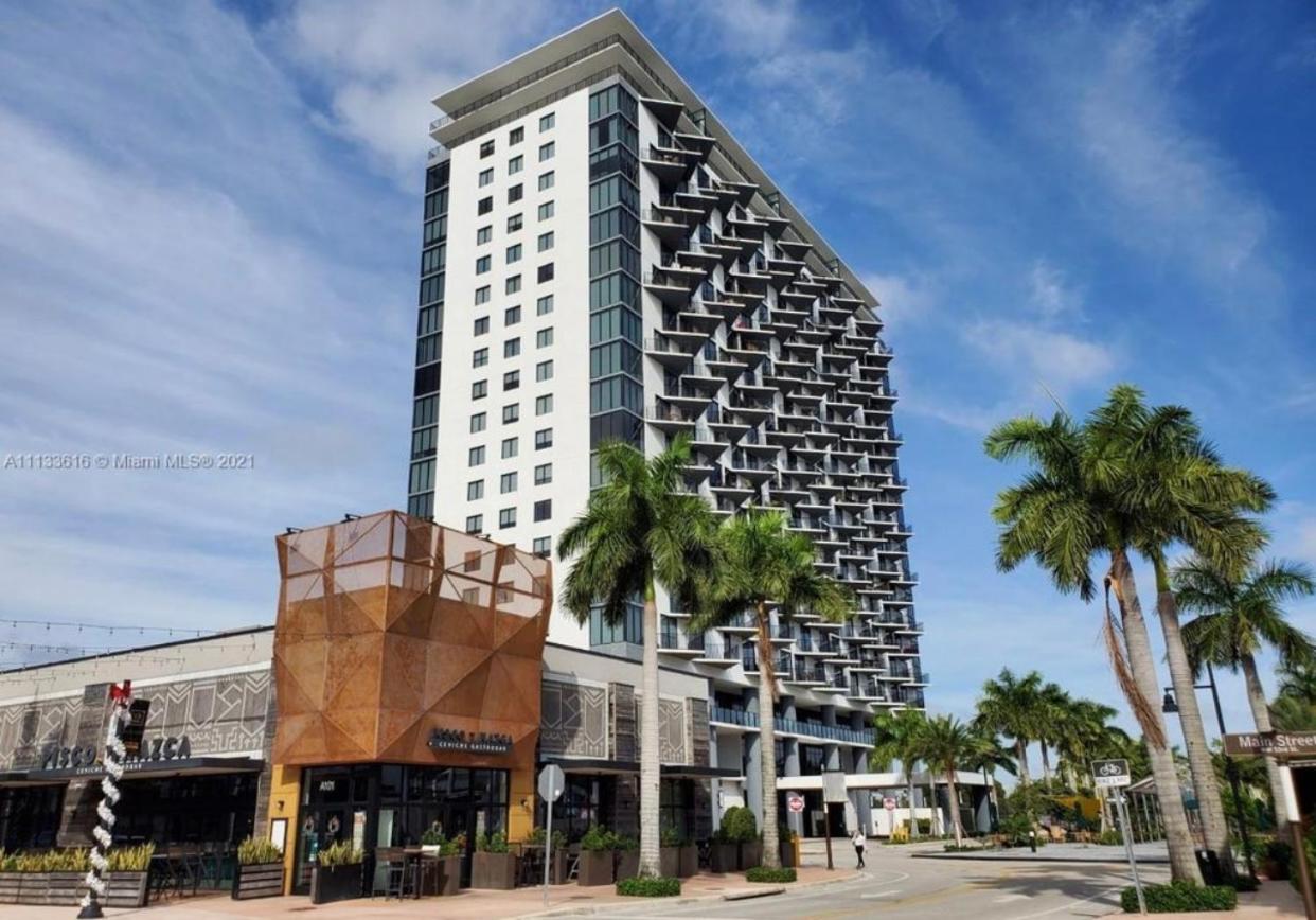 5350 Park inn Suite