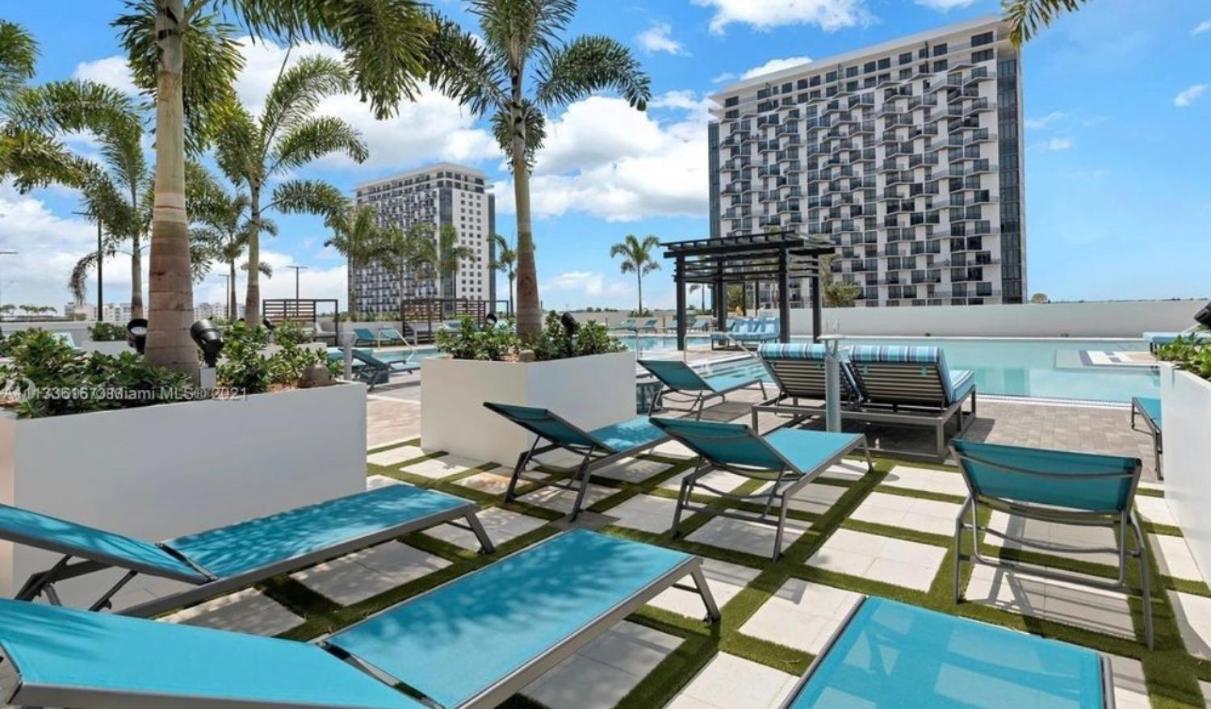 5350 Park inn Suite