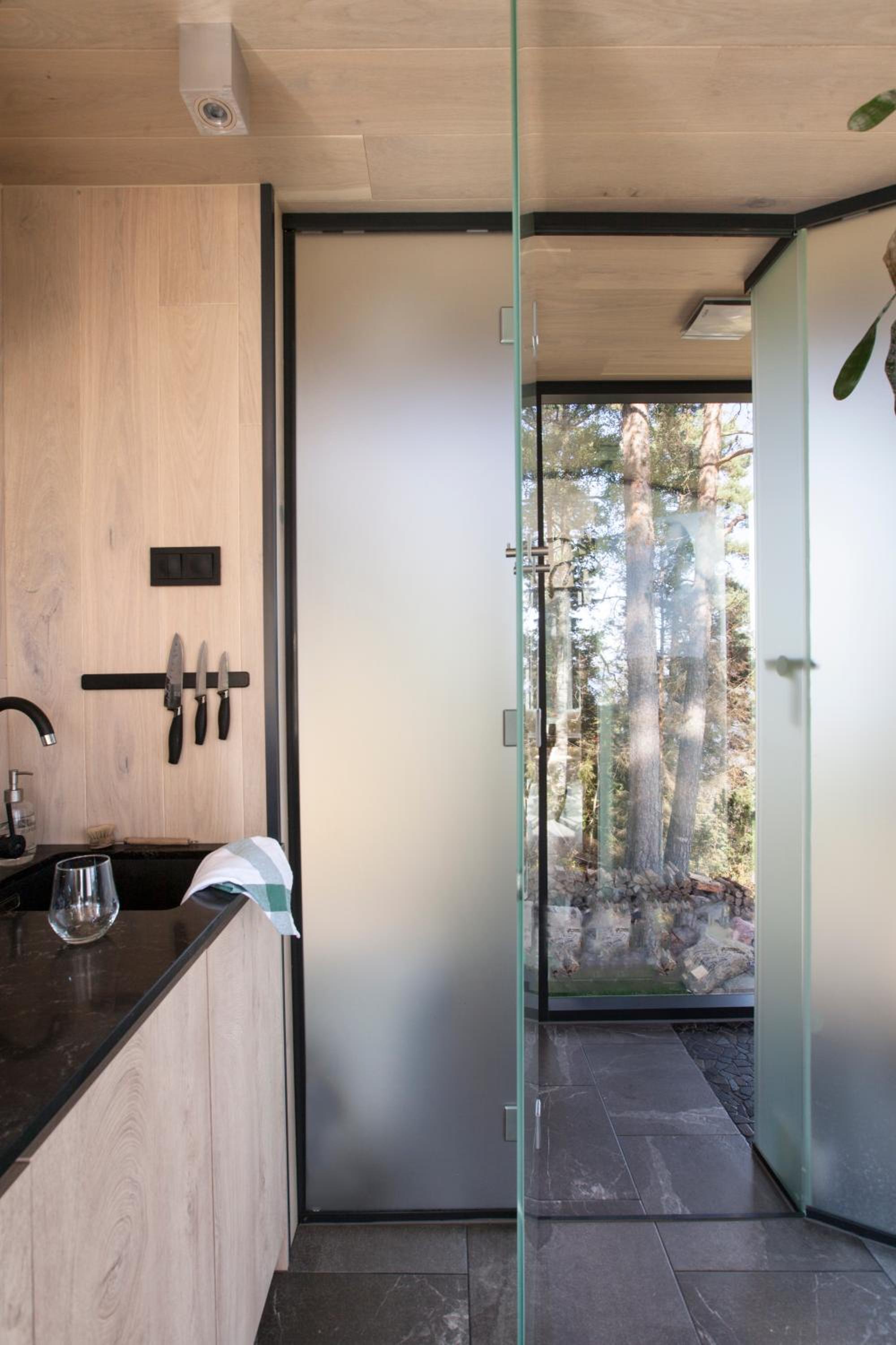 The WonderInn Mirrored Glass Cabin - Wonderinn Delta, photo 10