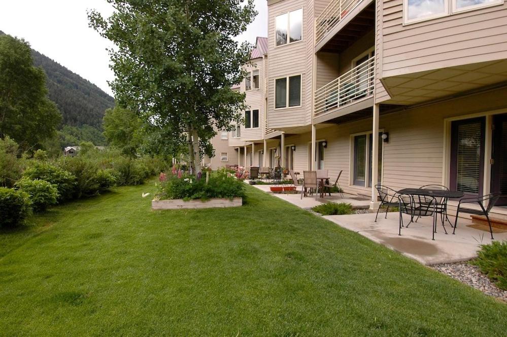 Ground Floor on River Trail, Walk to Ski condo view 5