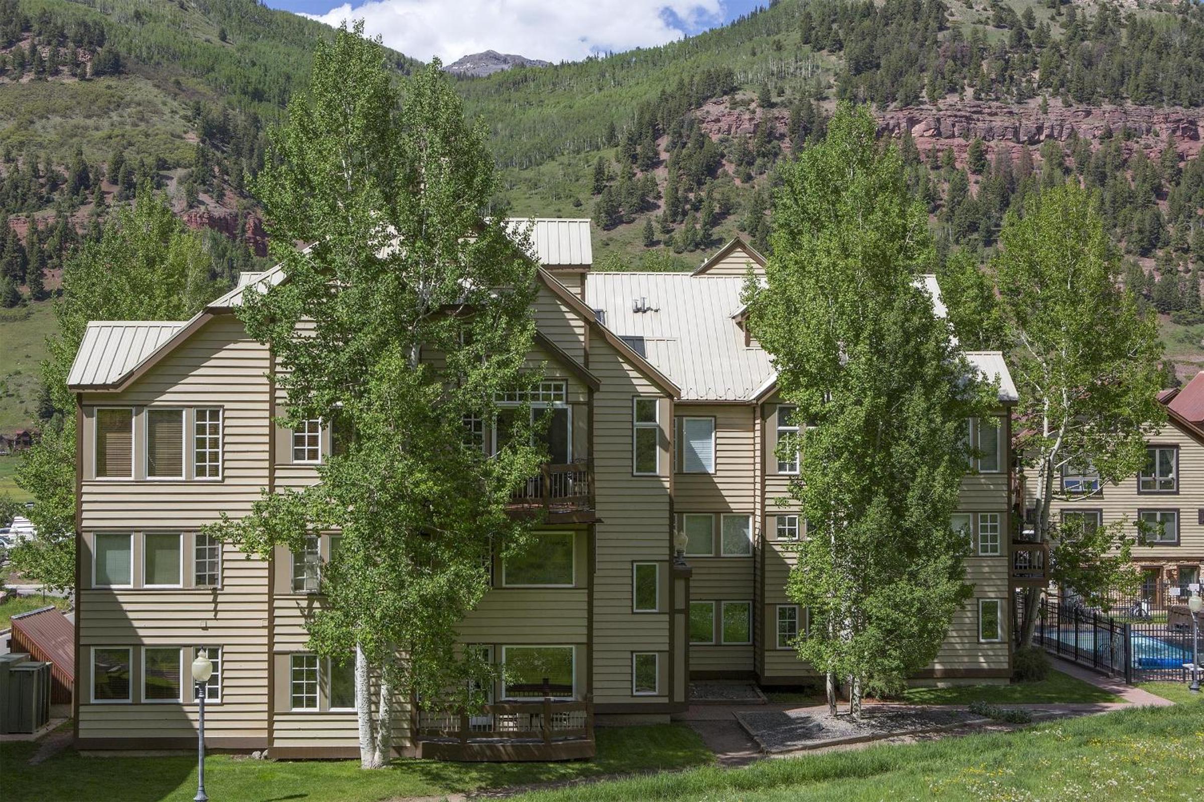 Slopeside Paradise Penthouse at Lift 7, Views, Fireplace, Deck, Hot Tub condo view 3