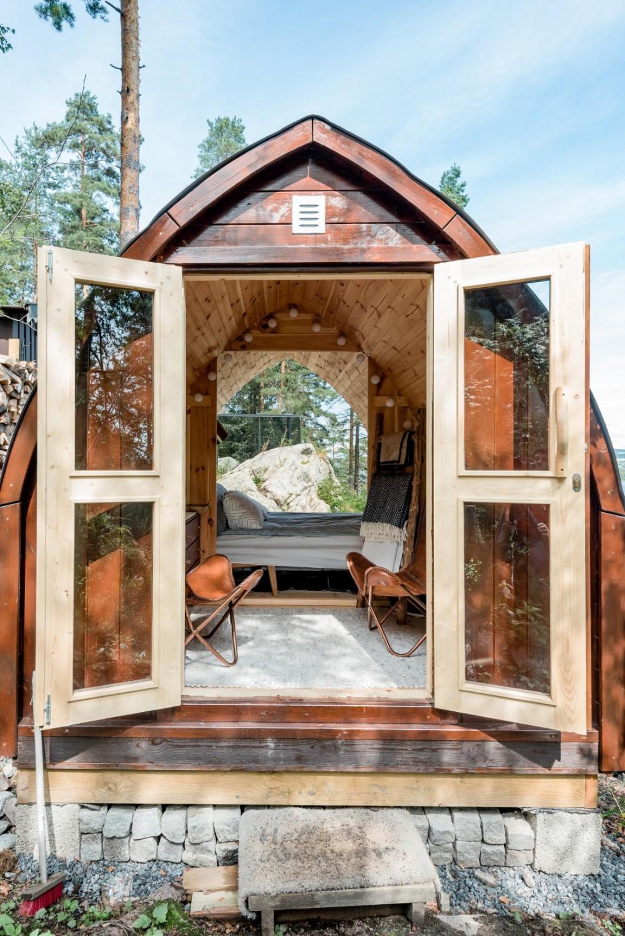The WonderInn Mirrored Glass Cabin - Wonderinn Delta, photo 13