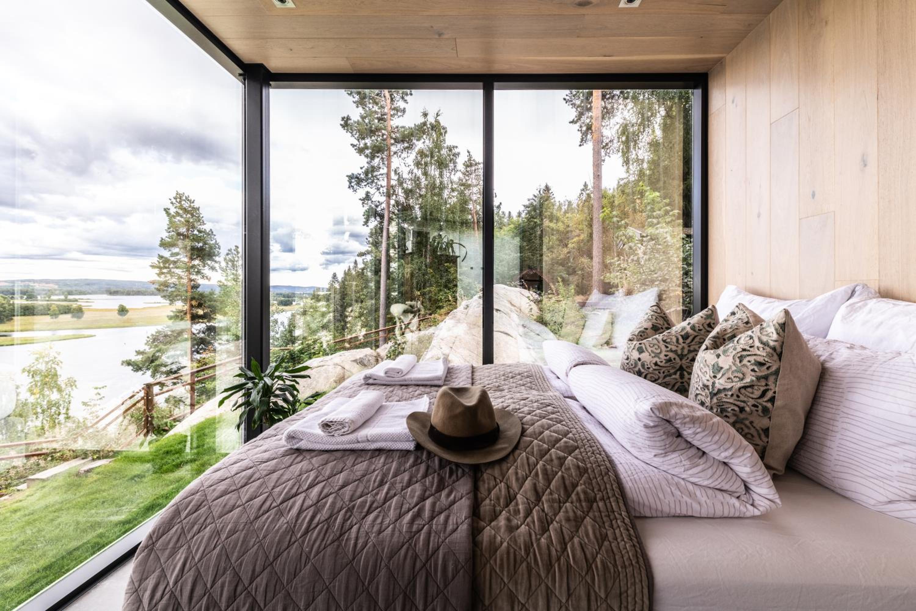 The WonderInn Mirrored Glass Cabin - Wonderinn Delta, photo 18
