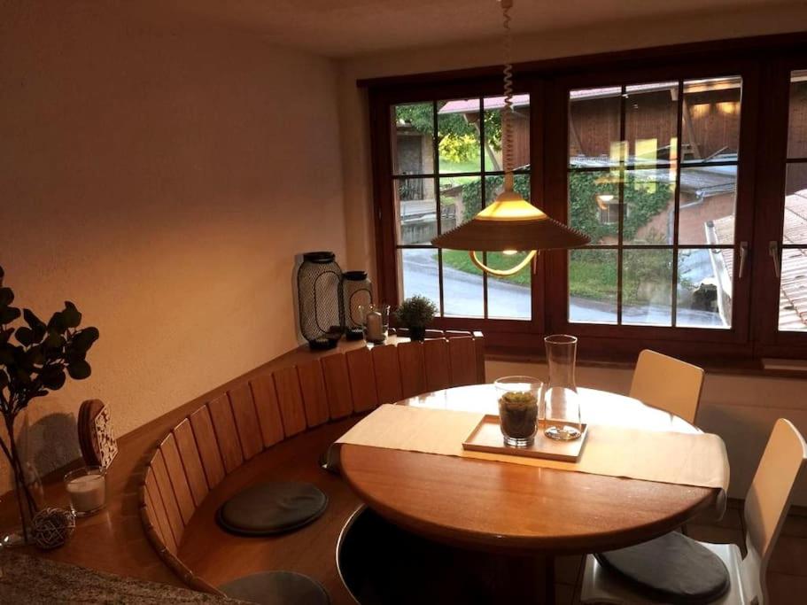 Appartement mit Alpensicht, beheiztem Pool, Garten