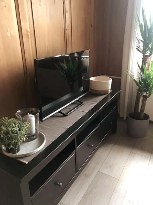 Appartement mit Alpensicht, beheiztem Pool, Garten