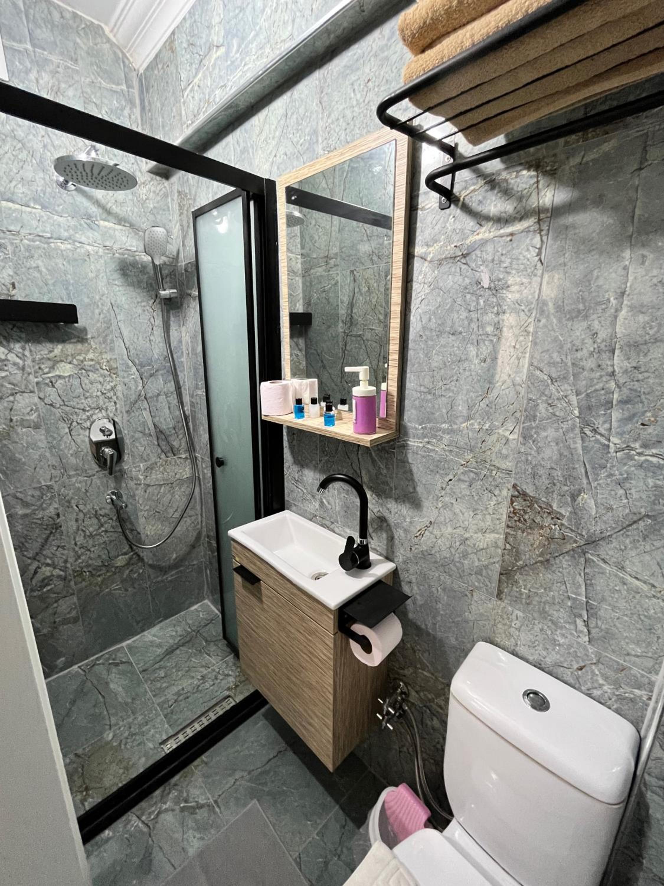 Pembe Otel - Image 23