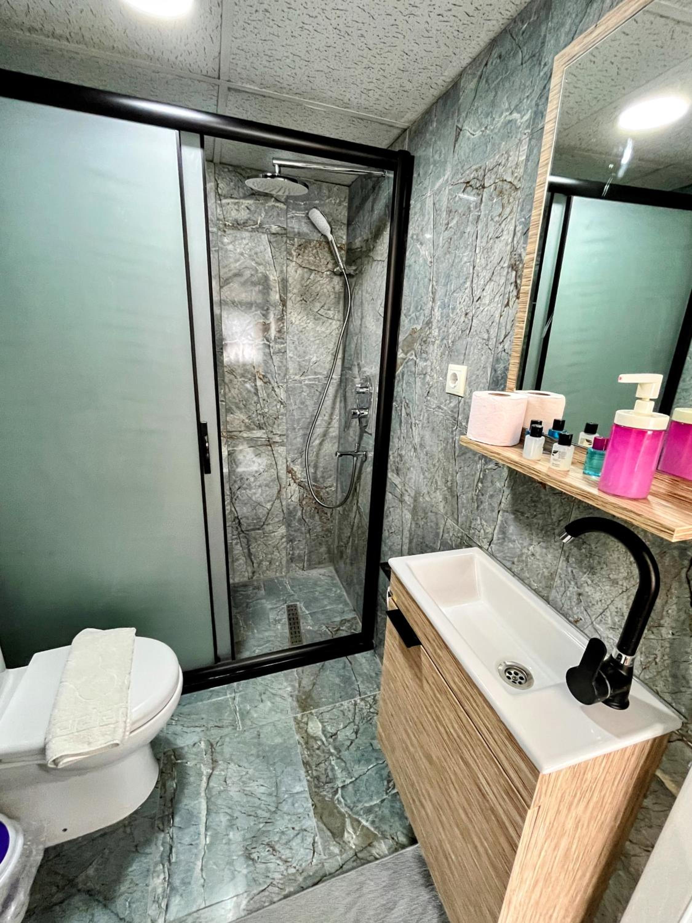 Pembe Otel - Image 25