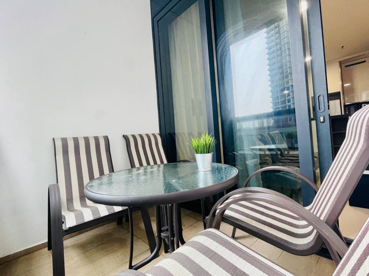 Arcoris Mont Kiara 1 - 5 pax