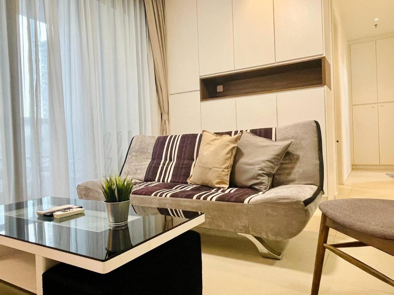 Arcoris Mont Kiara 1 - 5 pax