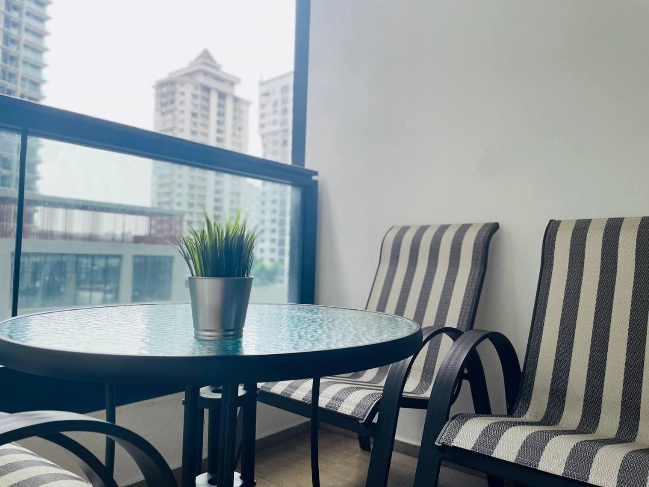 Arcoris Mont Kiara 1 - 5 pax