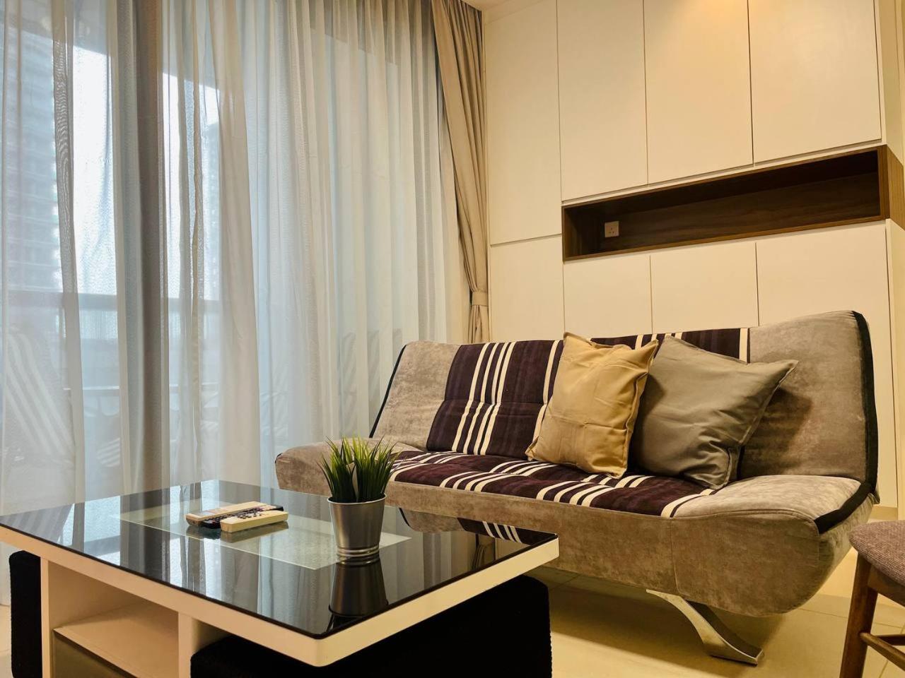 Arcoris Mont Kiara 1 - 5 pax