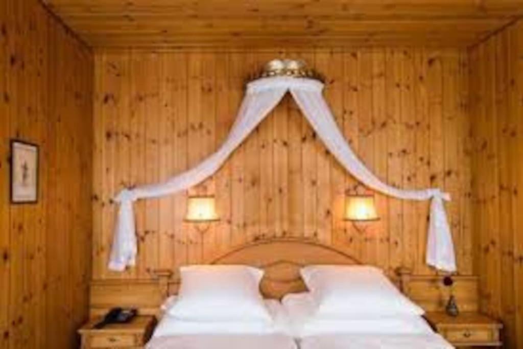 Komplettes Hotel mit 10 Zimmern