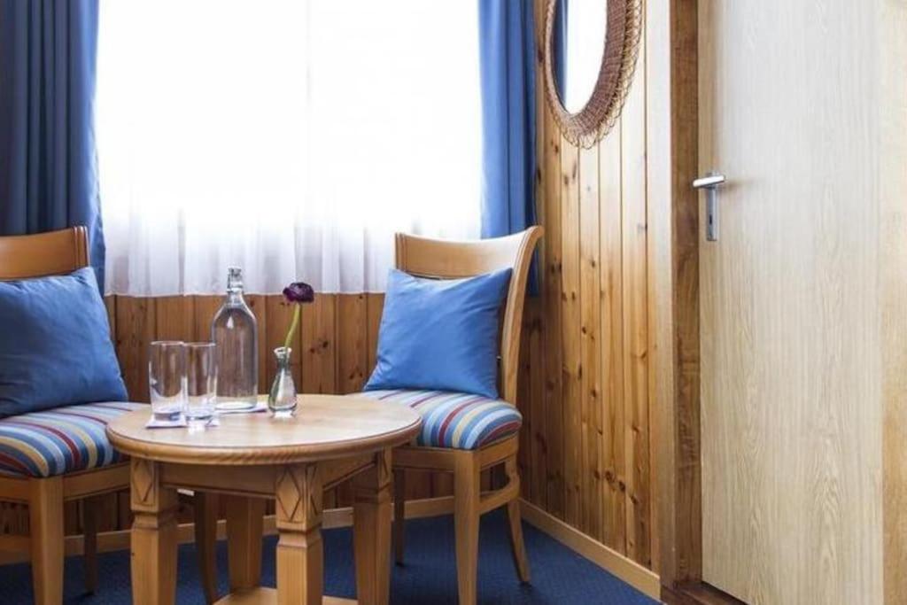 Komplettes Hotel mit 10 Zimmern