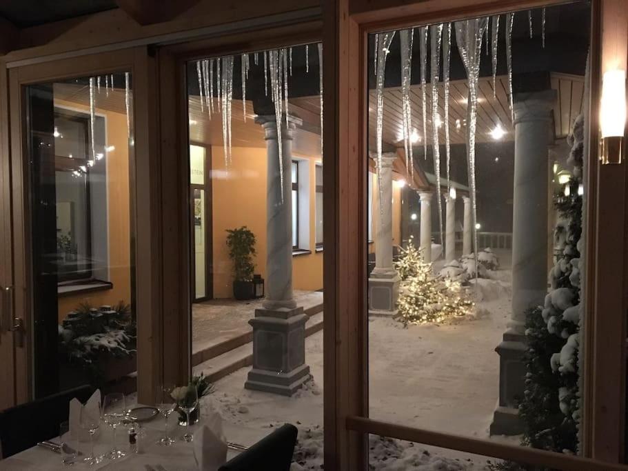 Komplettes Hotel mit 10 Zimmern