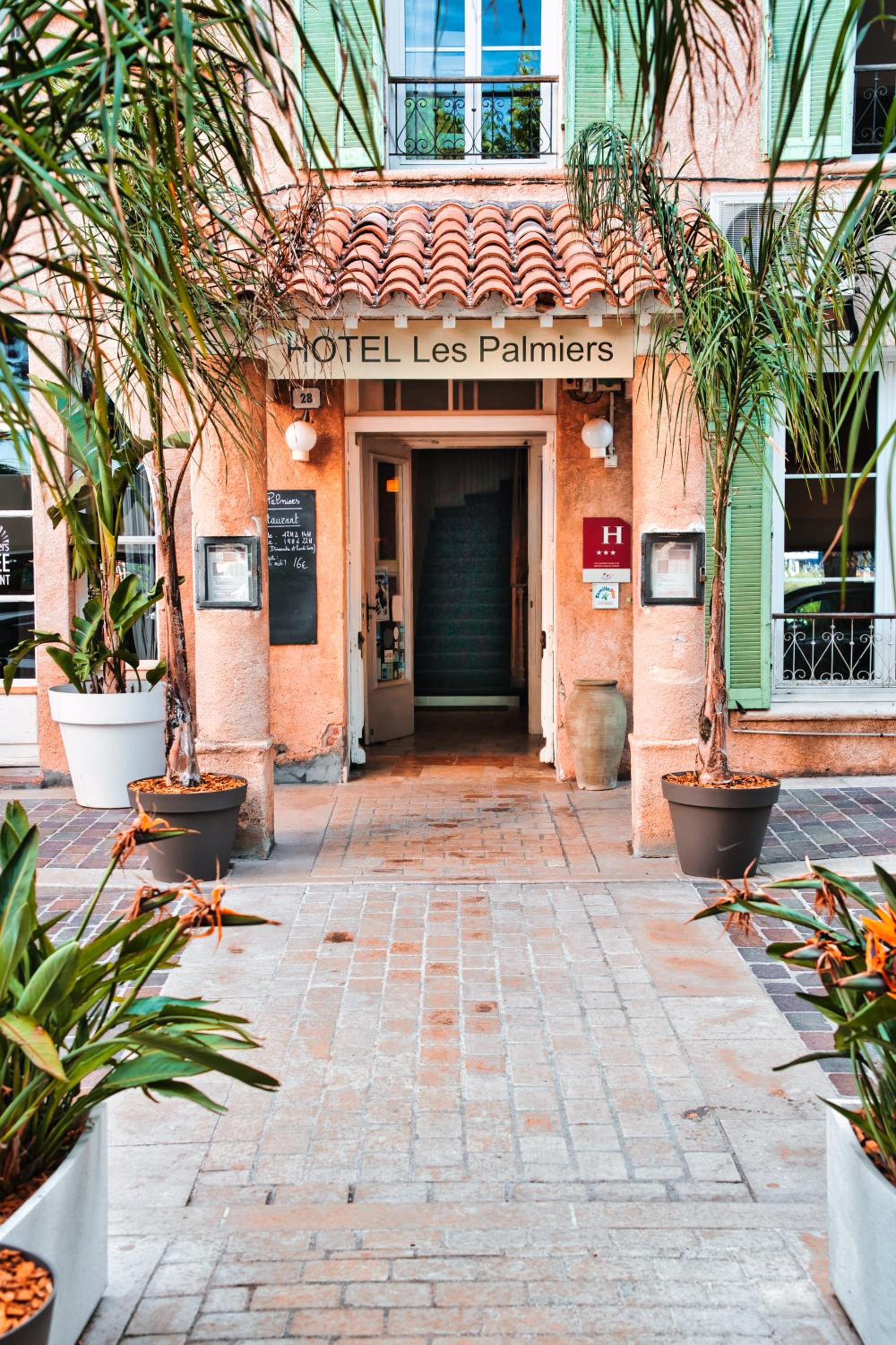 Hotel Les Palmiers - Image 1