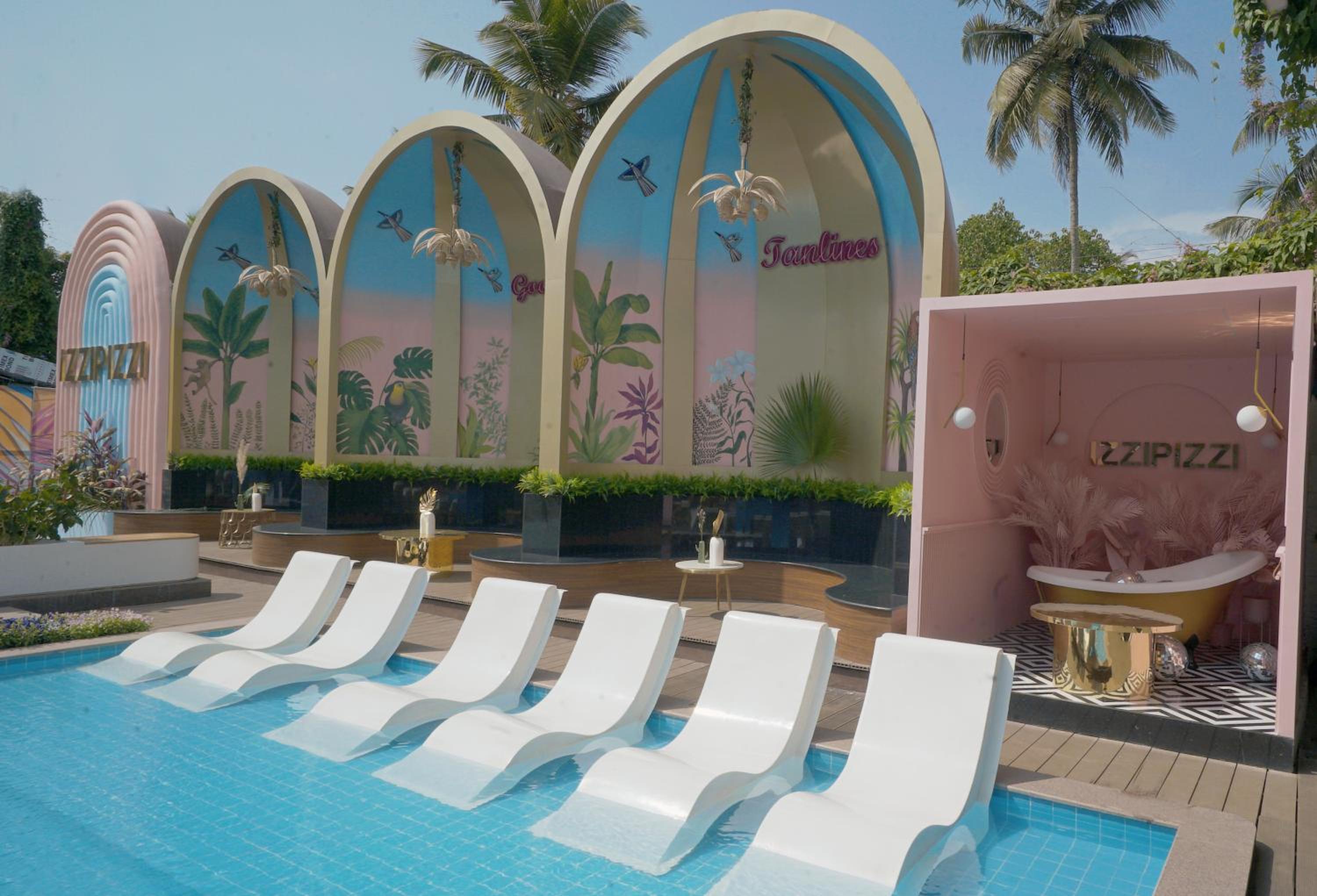Lobby & Reception