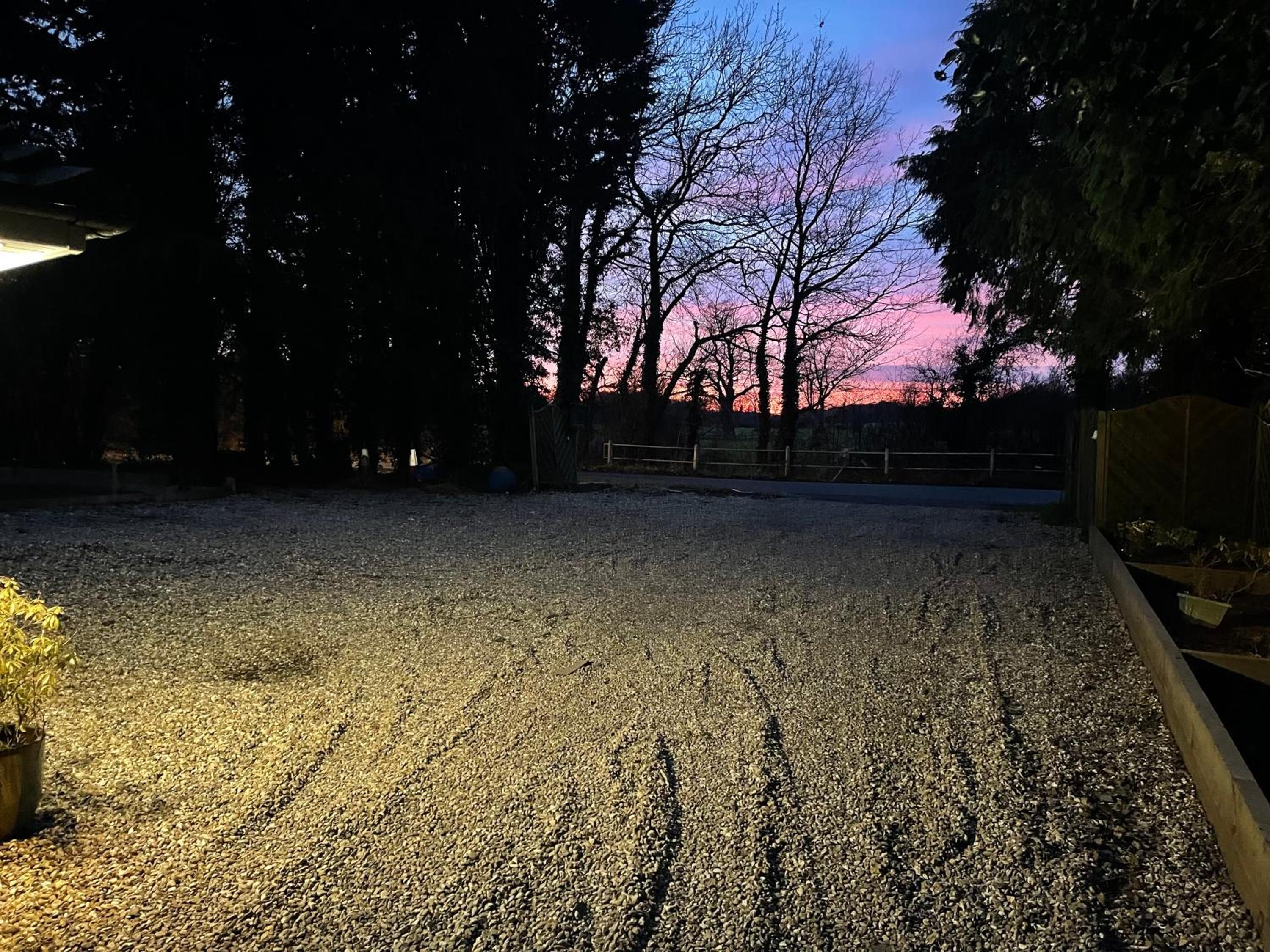 Da Vinci Guest House Gatwick Guest Parking, A Real Gem