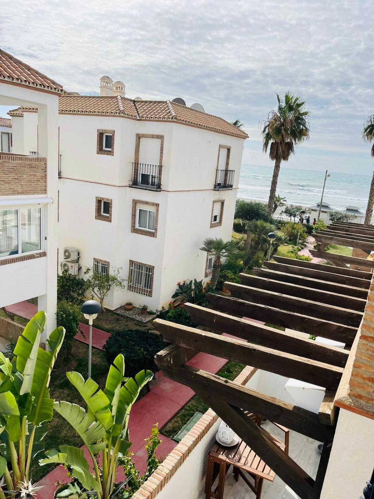 Casa Pandora Apartamento Duplex Atico, primera línea de playa Torrox