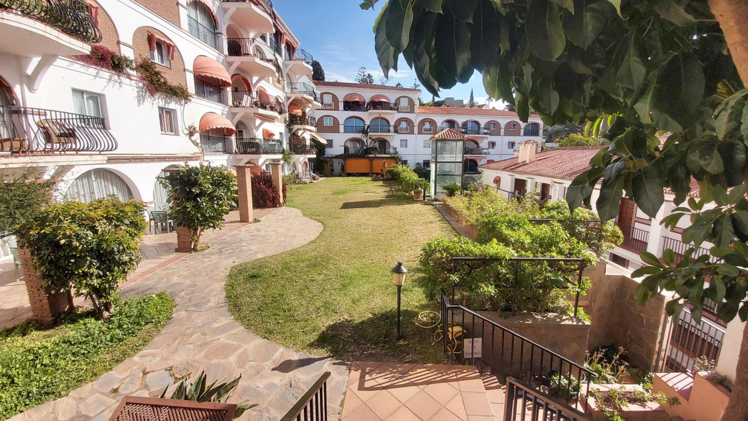 Del Parque Flats Interpares Swimmingpool