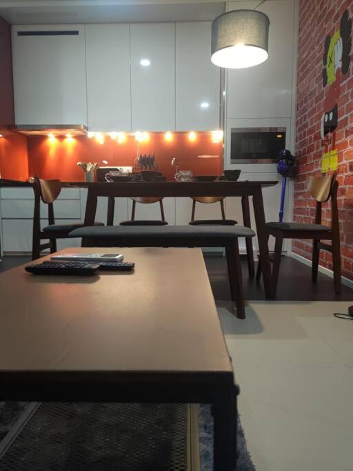 Arcoris Soho 2bedroom 1-7pax Industrial Loft Style