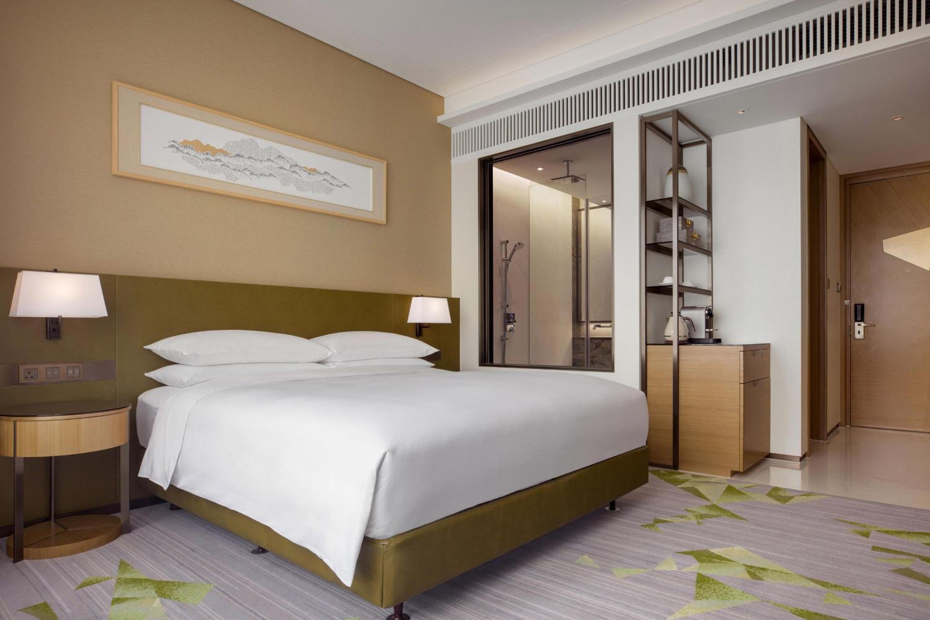 Sheraton Hong Kong Tung Chung Hotel