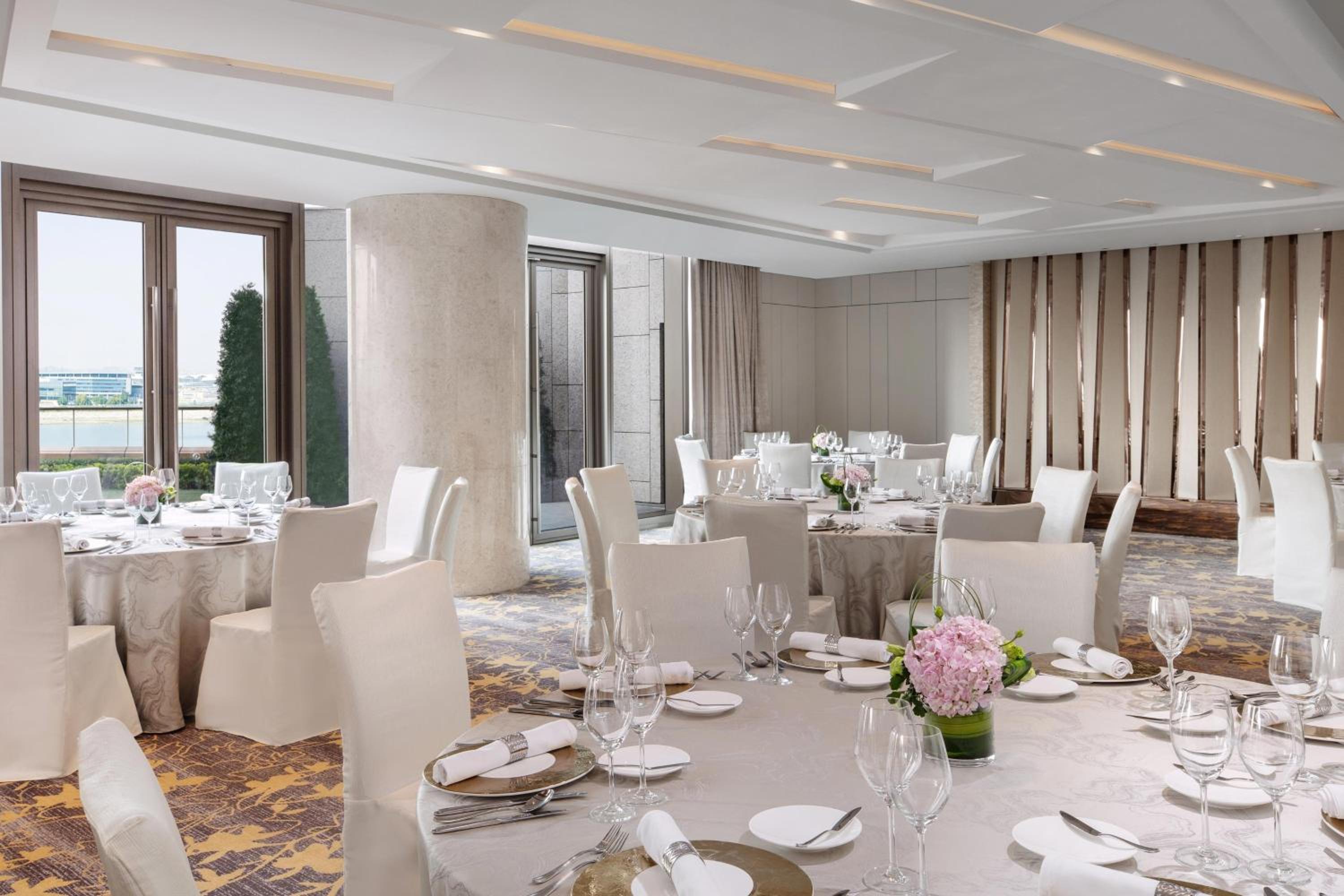 Sheraton Hong Kong Tung Chung Hotel