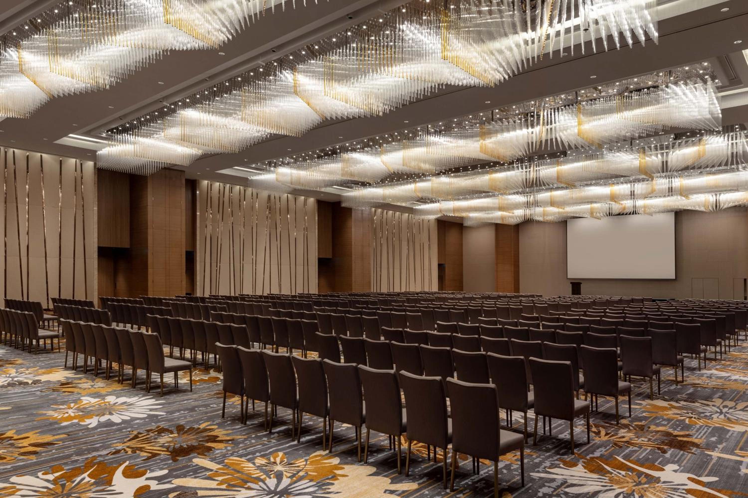 Sheraton Hong Kong Tung Chung Hotel