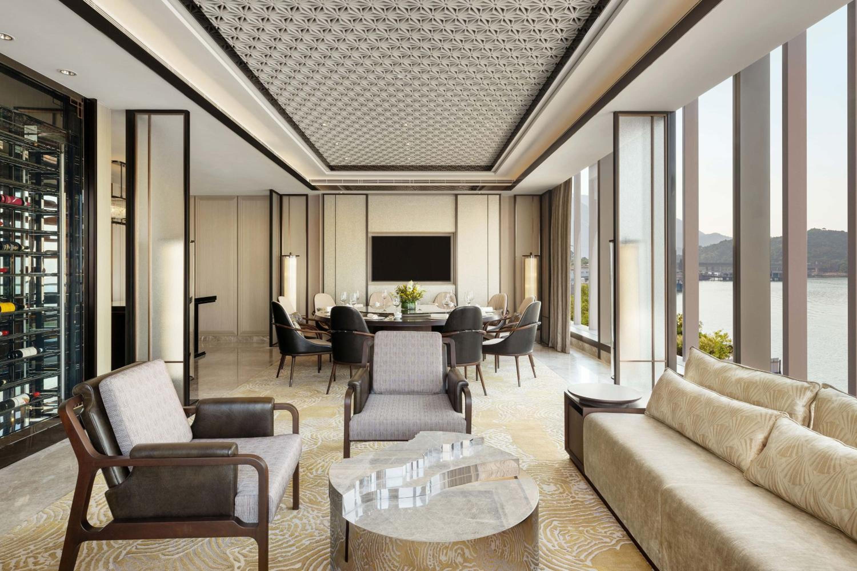 Sheraton Hong Kong Tung Chung Hotel