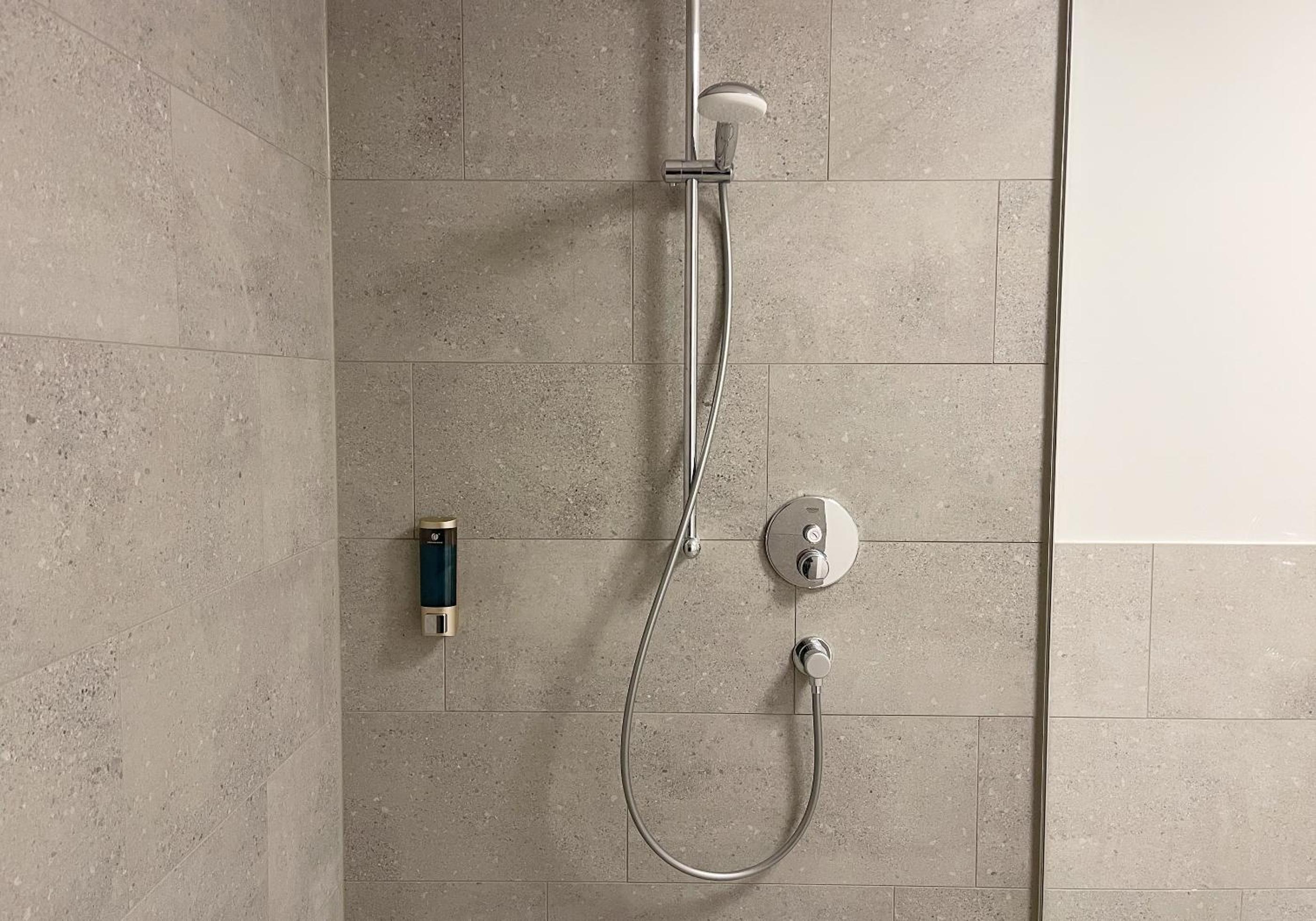 Moderne Apartments im Herzen der Stadt I private Tiefgarage mit Ladesäulen I home2share
