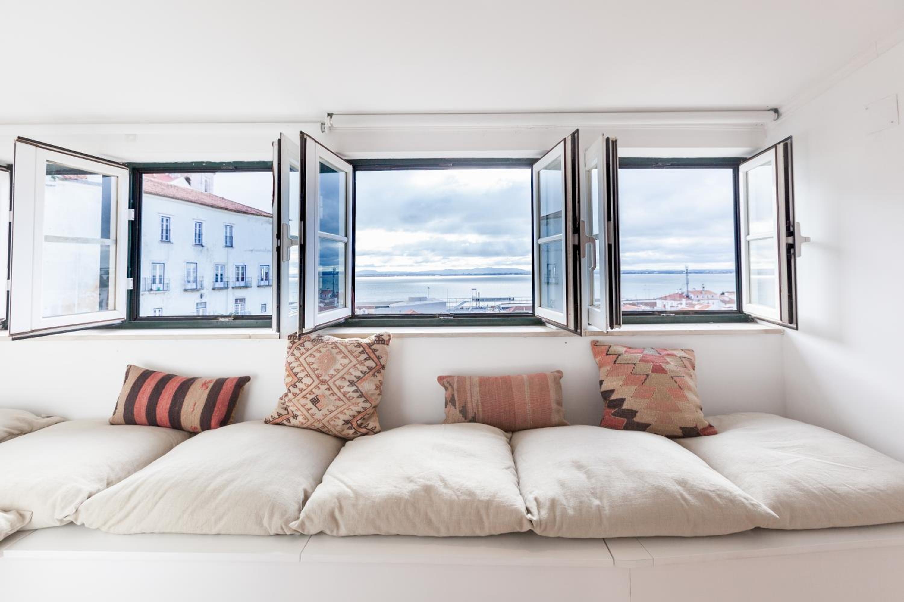 FLH Alfama Mezzanine with River View view 2
