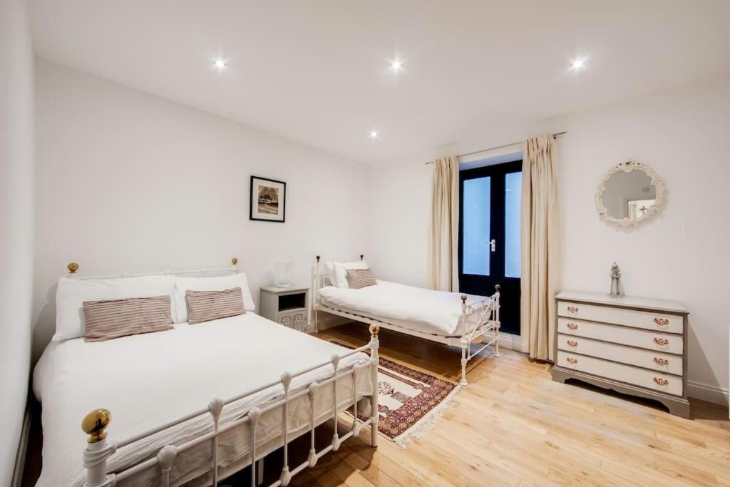 Princes Villa - large fully Self Contained Flat, 5 minutes from the sea view 3