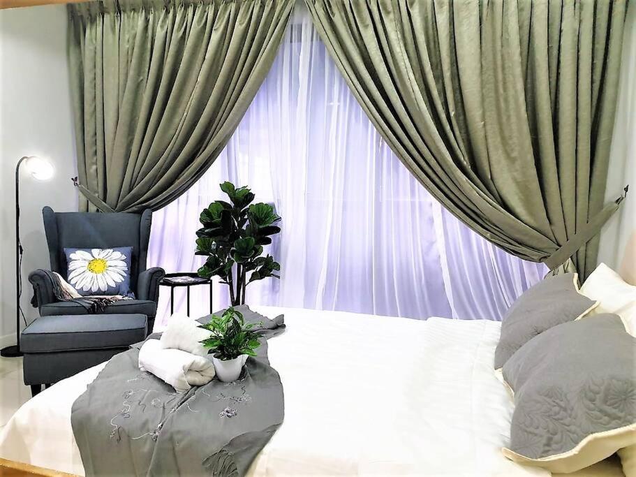 FlexiHome Studio Newly Renovate - 1 Queen 2 Single photo 3