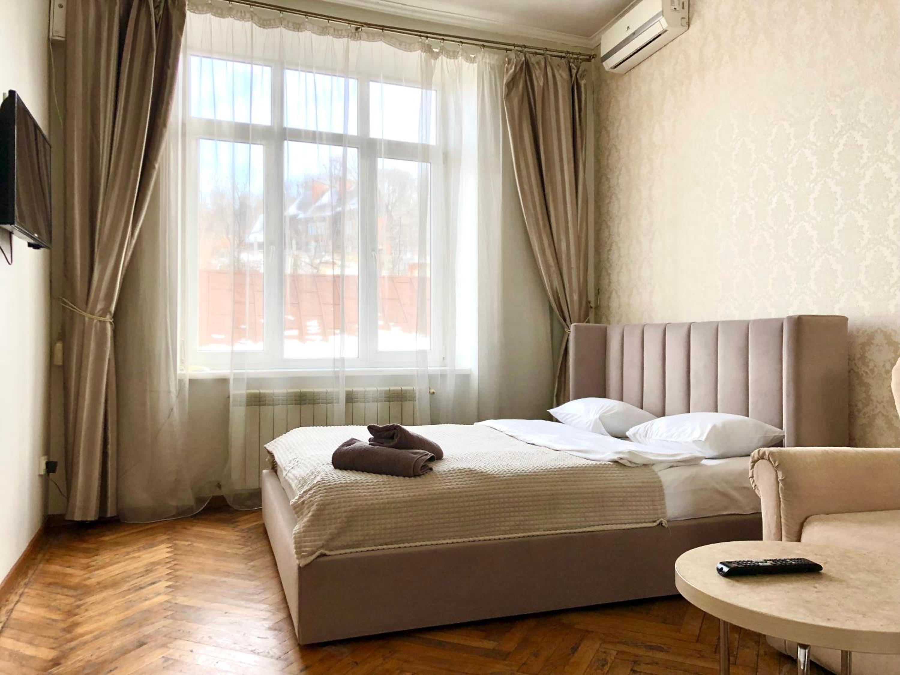 ROMANTIC Apartments - 2BR in Old Town , 5 min to Opera view 4