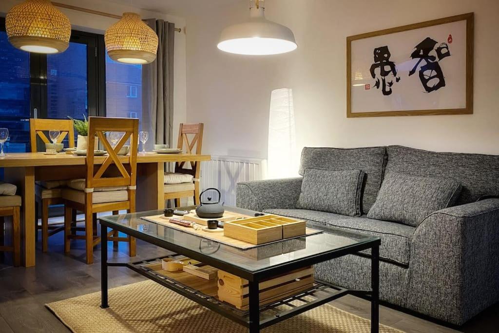 Japanese Style MUJI Two-Bedroom Apt view 5