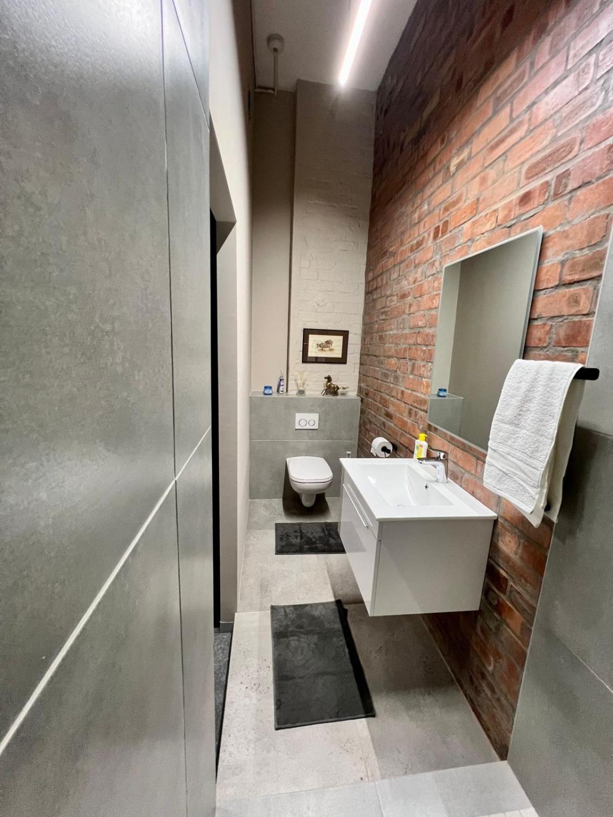 No load-shedding Spacious Apartment view 4