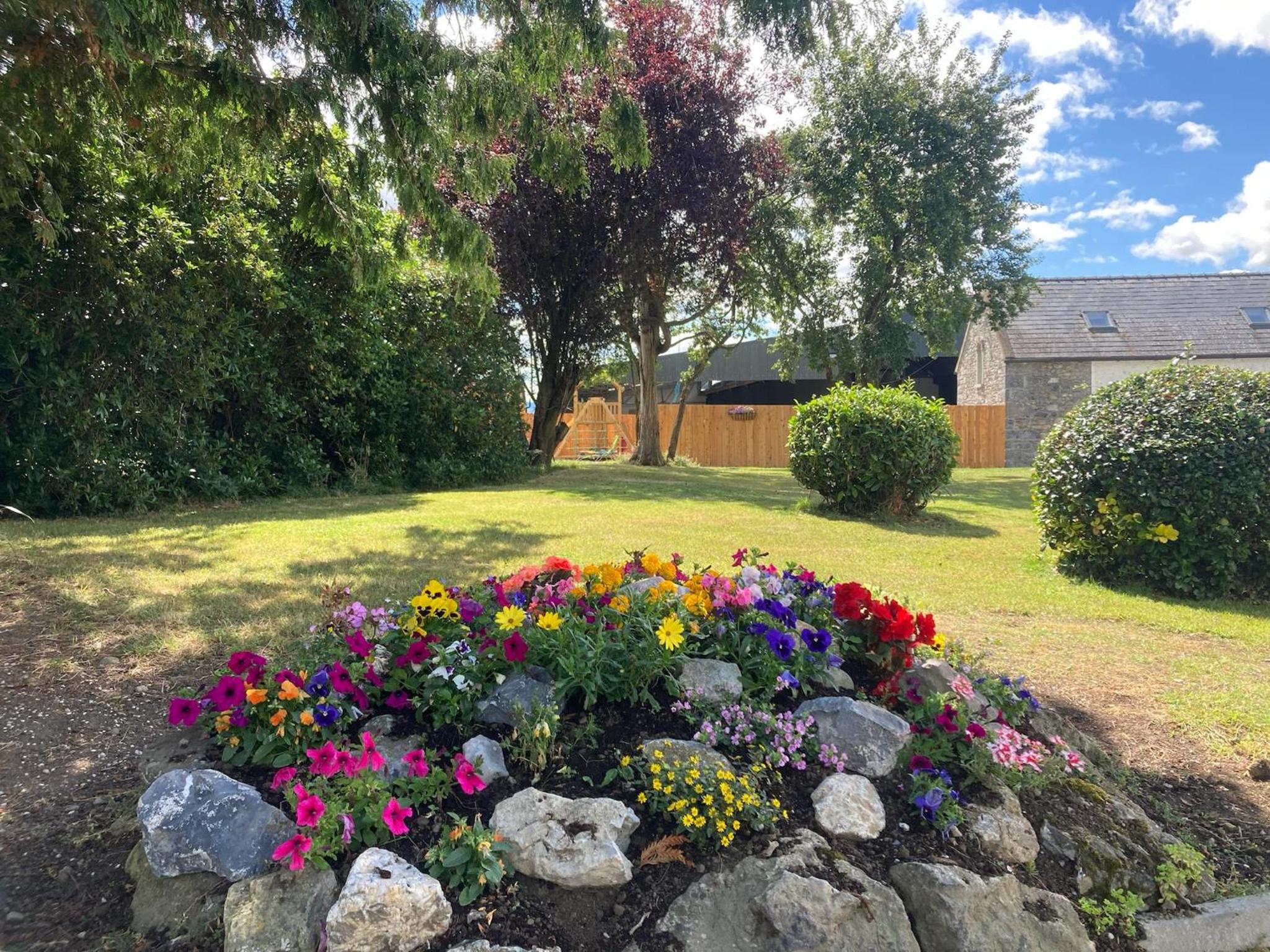Knockreagh Farm Cottages Mountain or Cedar views view 4