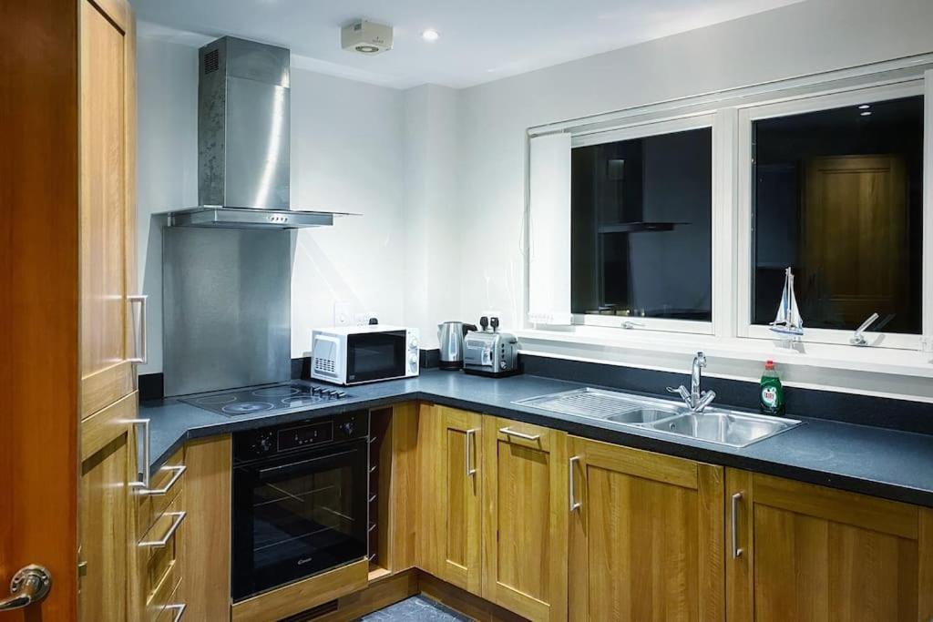 Two Bedroom Luxury Apt with film style
