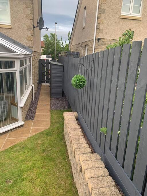 Three bedroom house in Culloden, Inverness view 4