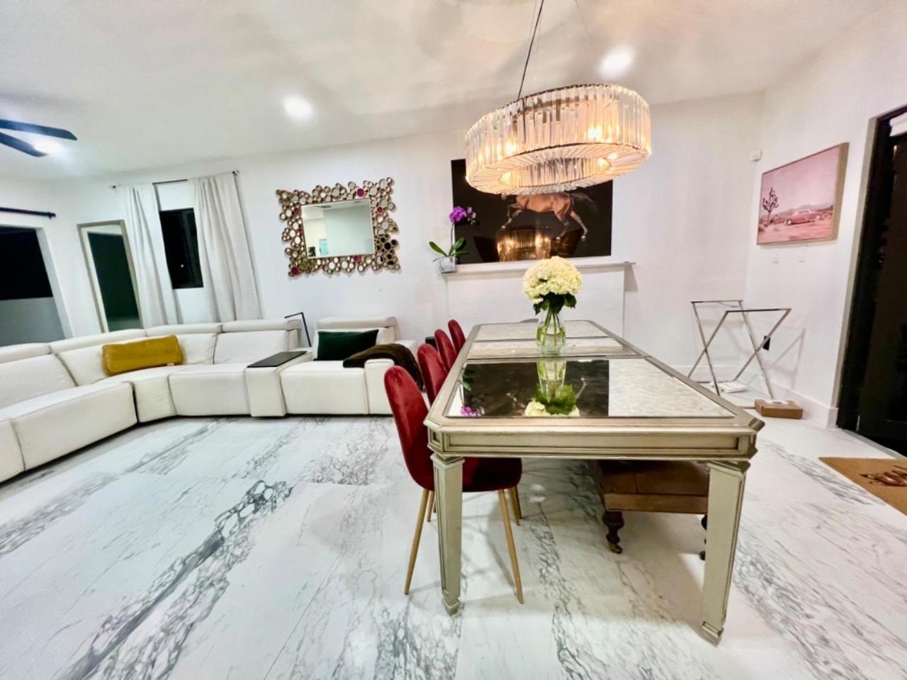 3 Seasons at the Carrington 3 Two Bedroom 1 Bath Apts -6 Bedrooms 3 bathrooms and 3 bedroom 2 bathroom Villa
