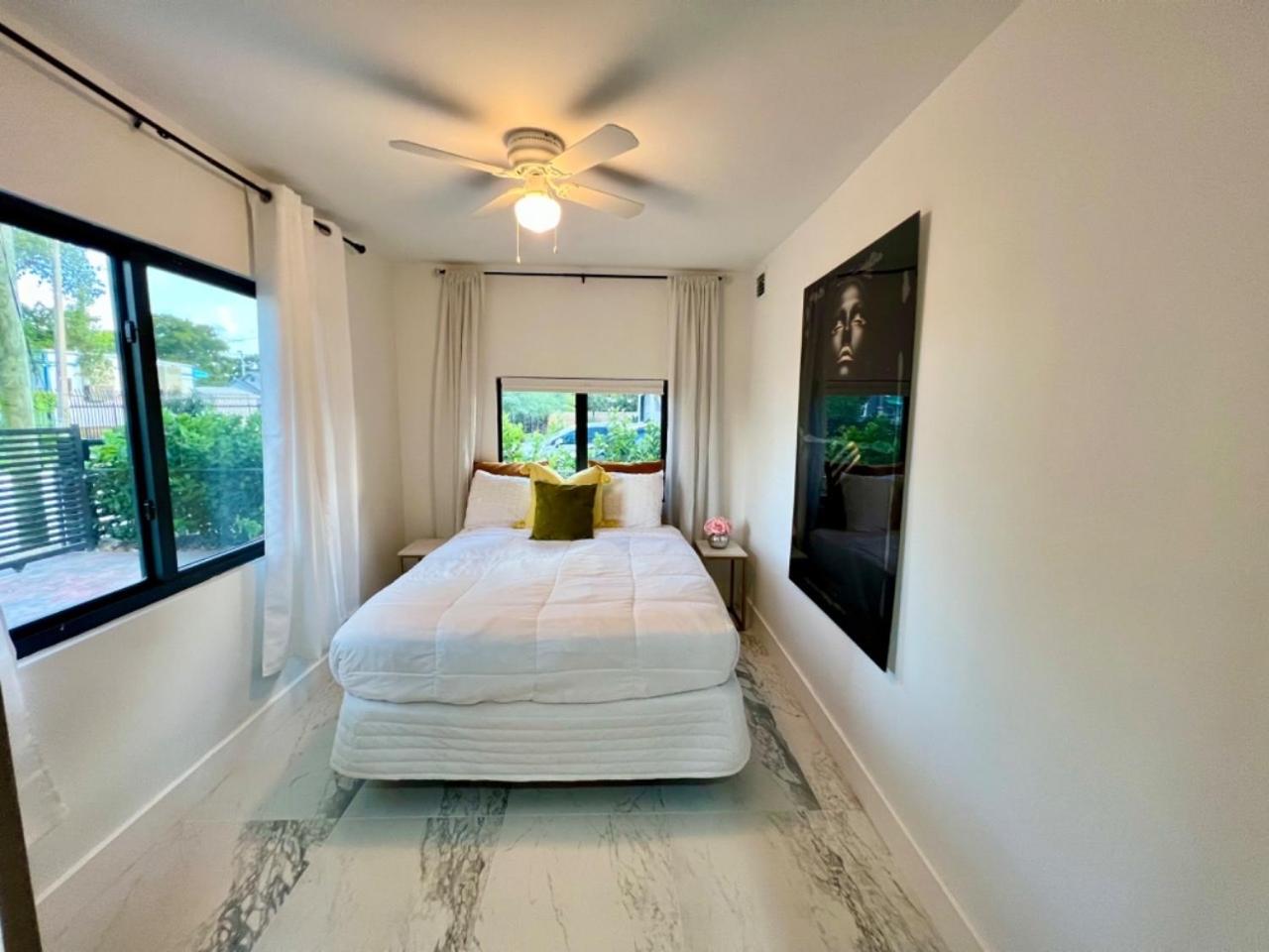 3 Seasons at the Carrington 3 Two Bedroom 1 Bath Apts -6 Bedrooms 3 bathrooms and 3 bedroom 2 bathroom Villa
