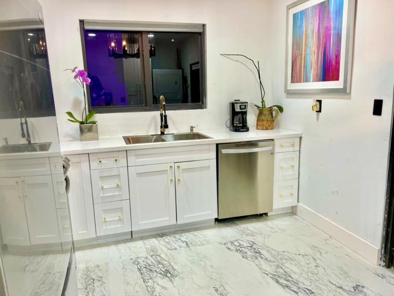 3 Seasons at the Carrington 3 Two Bedroom 1 Bath Apts -6 Bedrooms 3 bathrooms and 3 bedroom 2 bathroom Villa