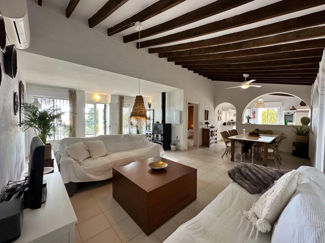 Casa Rural Boas, con vistas impresionantes, Barbacoa en Cómpeta by CostaDelSolEscapes