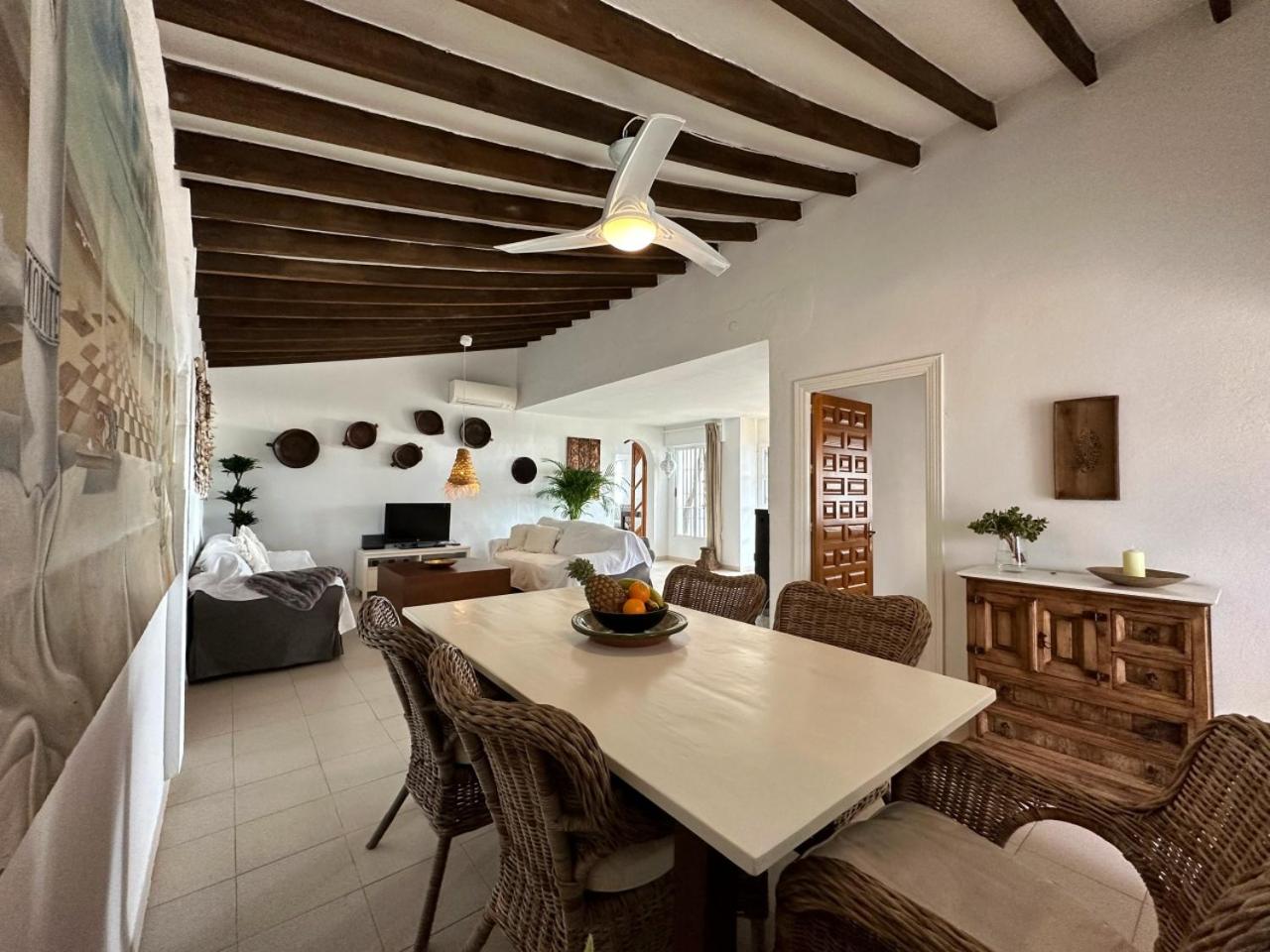 Casa Rural Boas, con vistas impresionantes, Barbacoa en Cómpeta by CostaDelSolEscapes