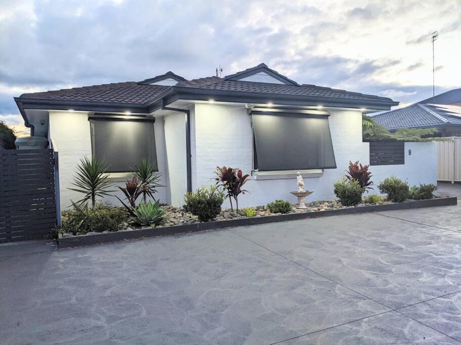 Grand Riviera Forster- waterfront, pool, wharf