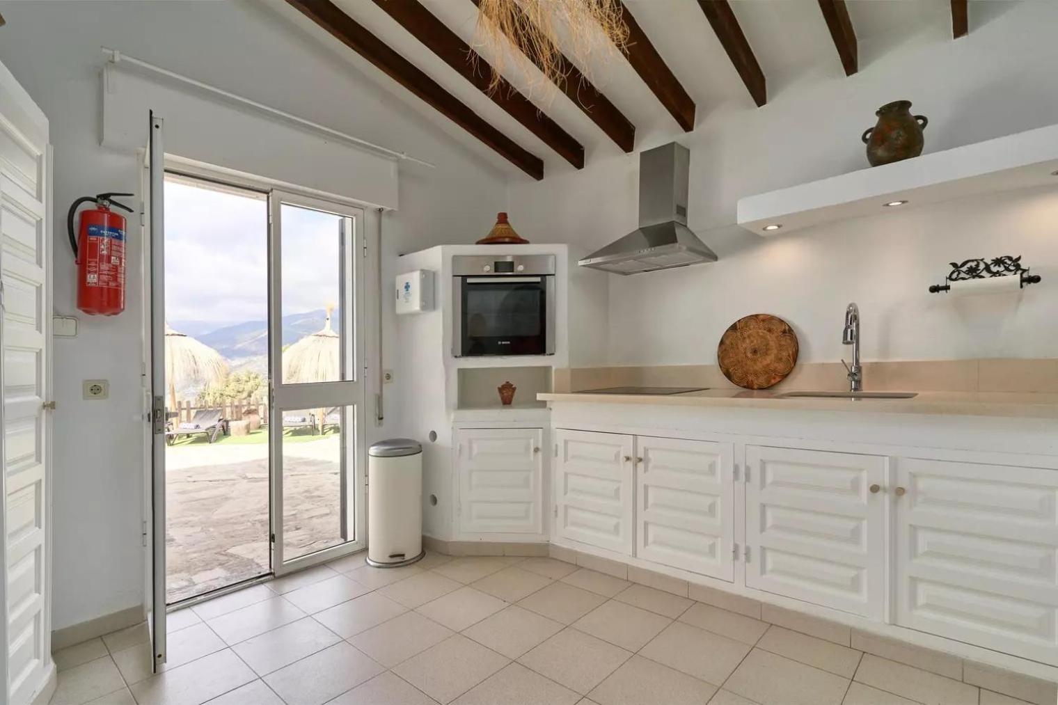 Casa Rural Boas, con vistas impresionantes, Barbacoa en Cómpeta by CostaDelSolEscapes
