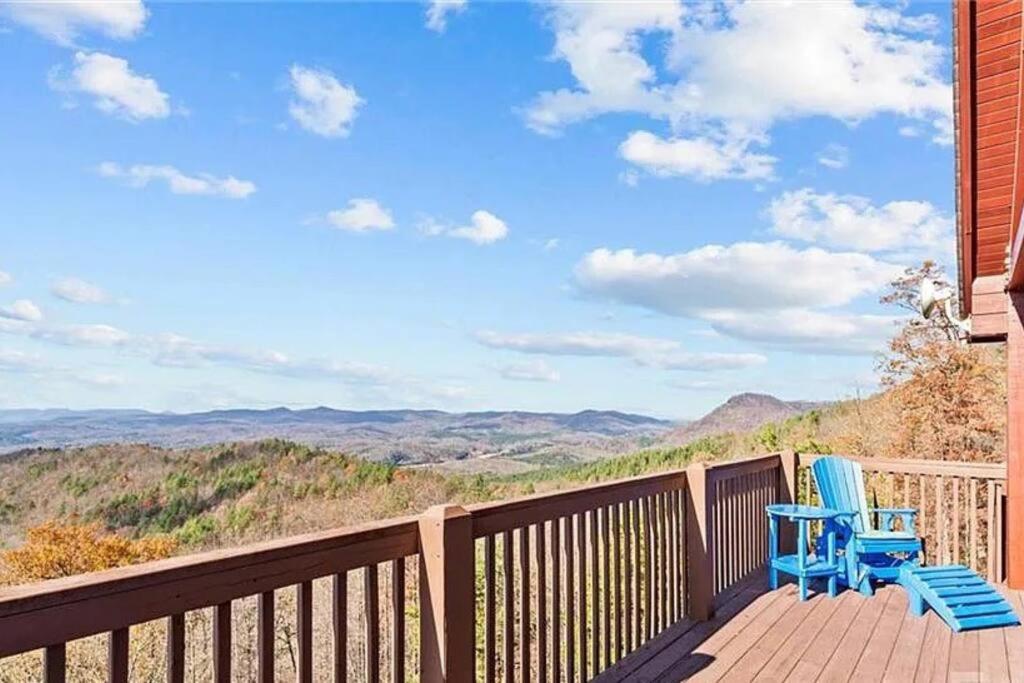 Luxury Mountain Cabin Retreat w/ Stunning Views view 2