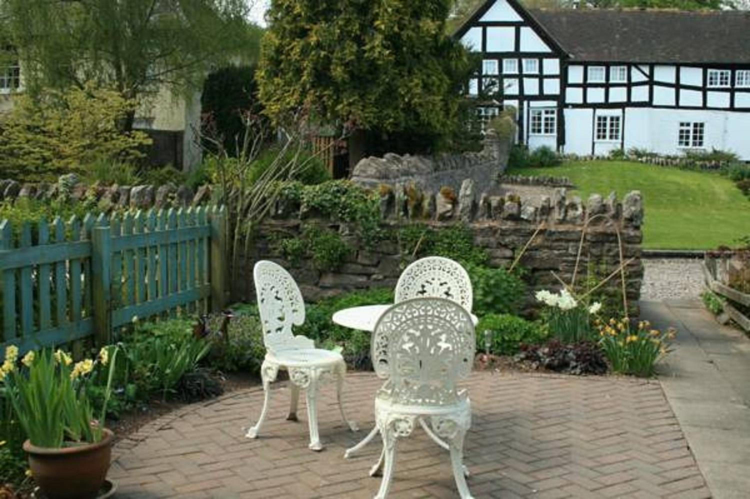 Peel Cottage, Dilwyn view 3
